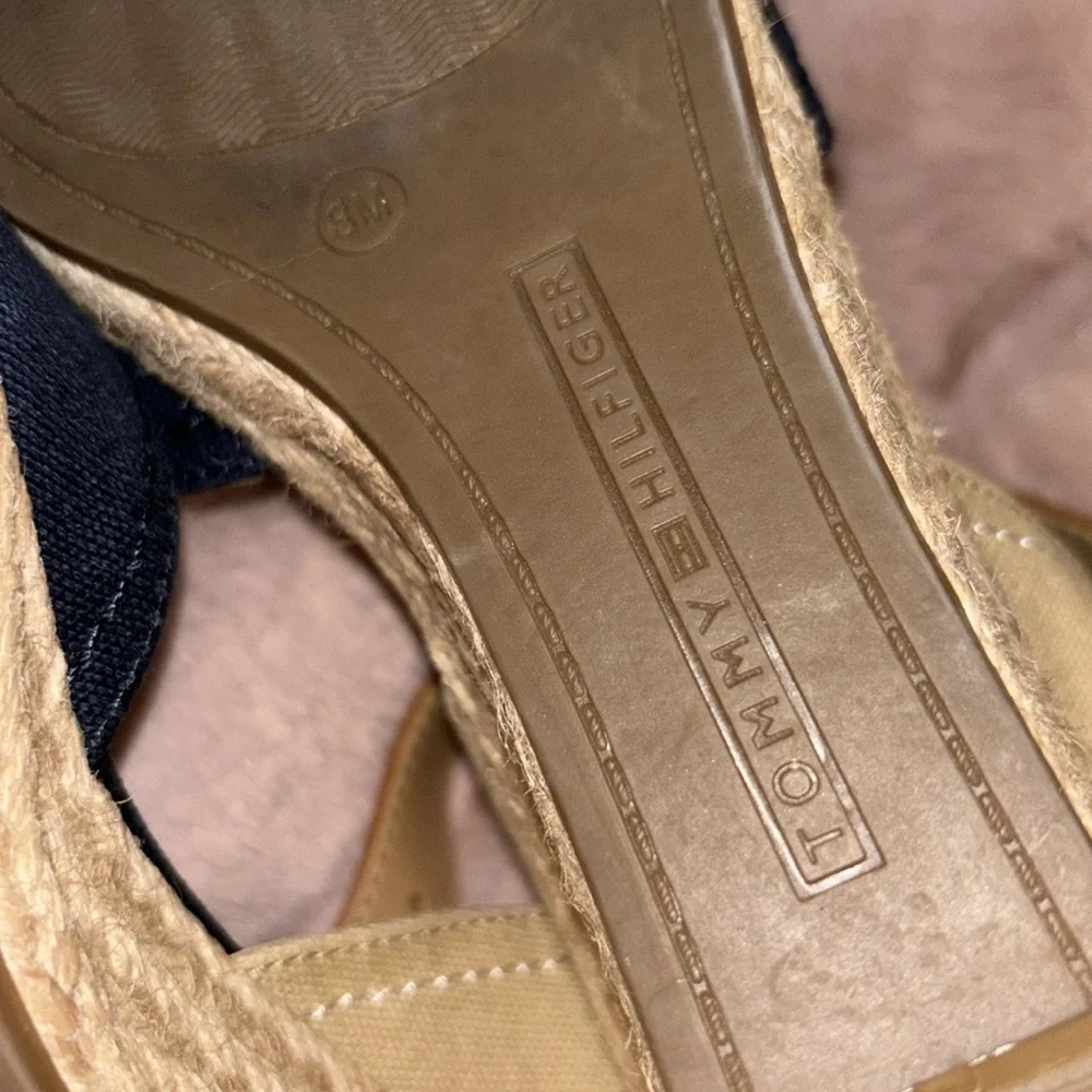 Tommy Hilfiger navy blue , Tan & Cream Wedge Sandals